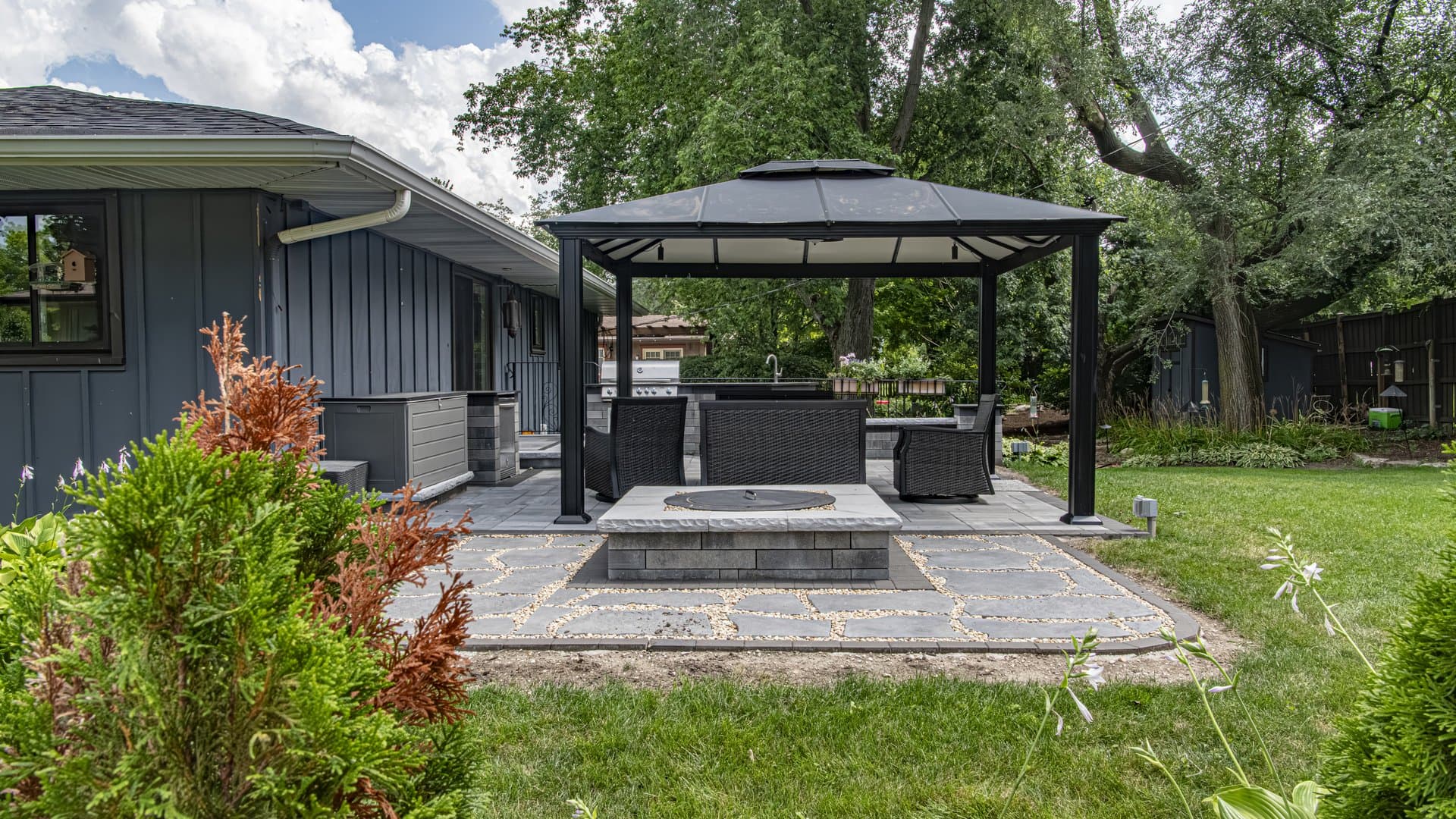 Landscaping and hardscape in Elmhurst, IL